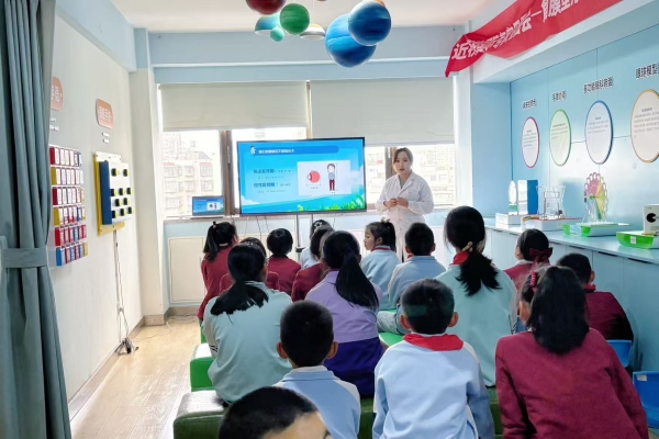 学习眼健康知识，练好讲解“内功”—— 官渡区关上第二小学红领巾科普讲解员走进昆明爱尔眼科医院