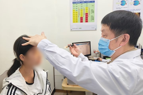 省级专家亲诊｜2026年5月23日江春光院长助力个旧青少年近视防控